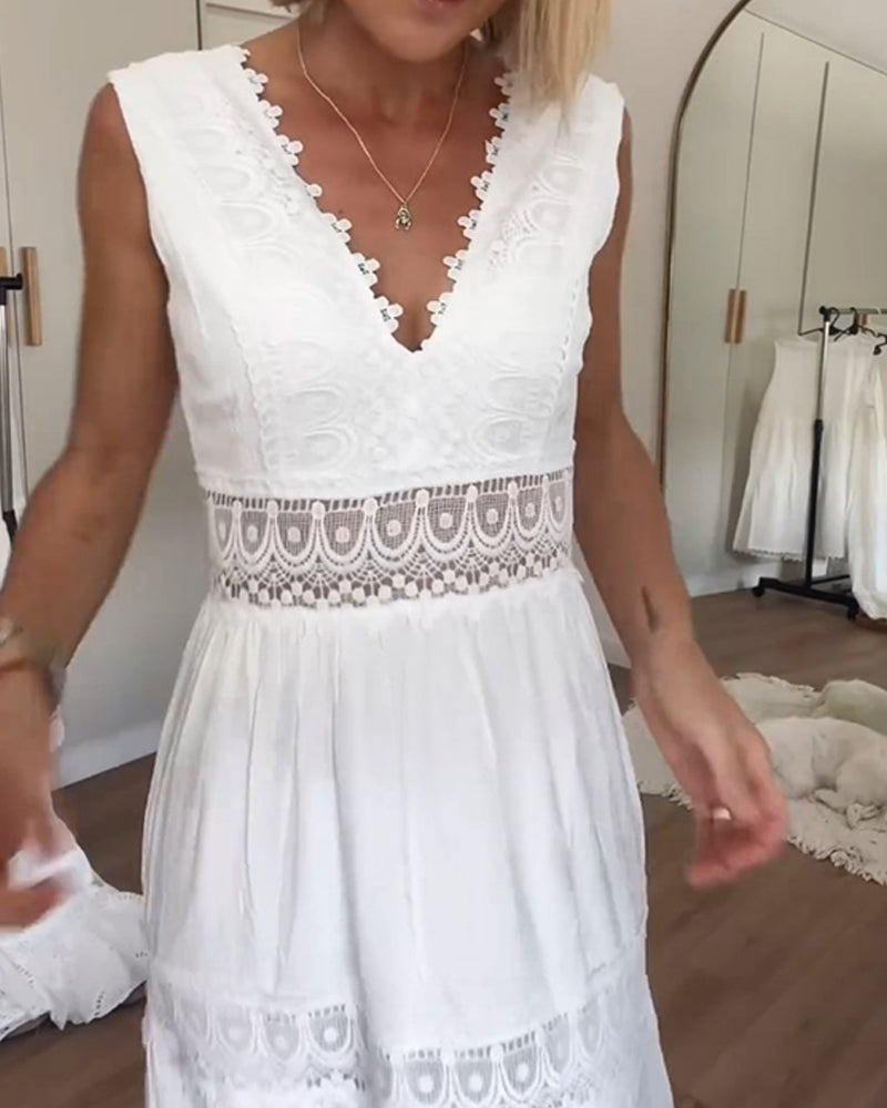 Eleanor | Elegant V-Neck Dress
